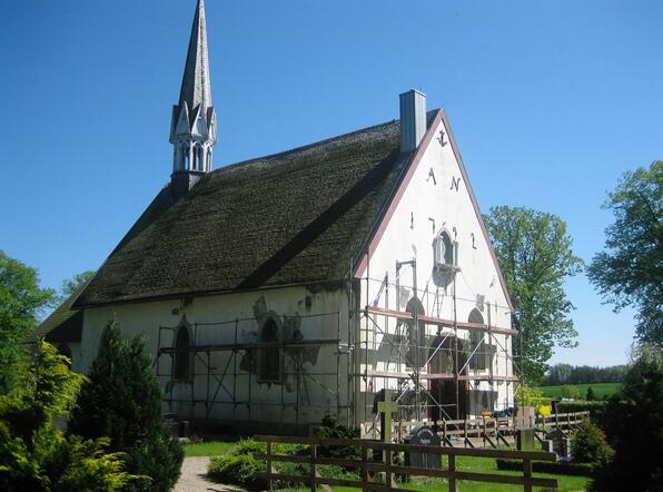 Kirche mit Gerüst